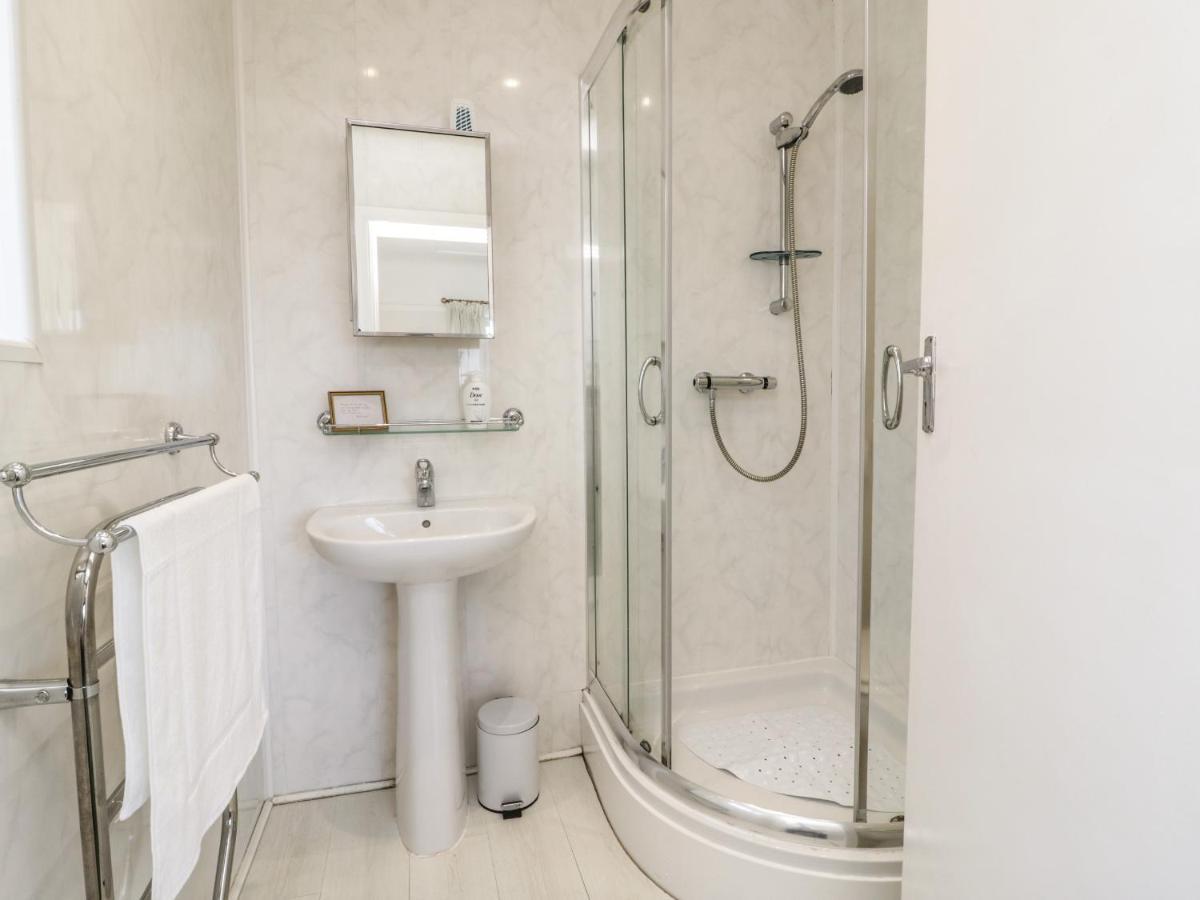 Burwood Villa Colwyn Bay Bagian luar foto