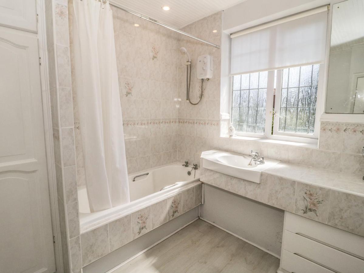 Burwood Villa Colwyn Bay Bagian luar foto